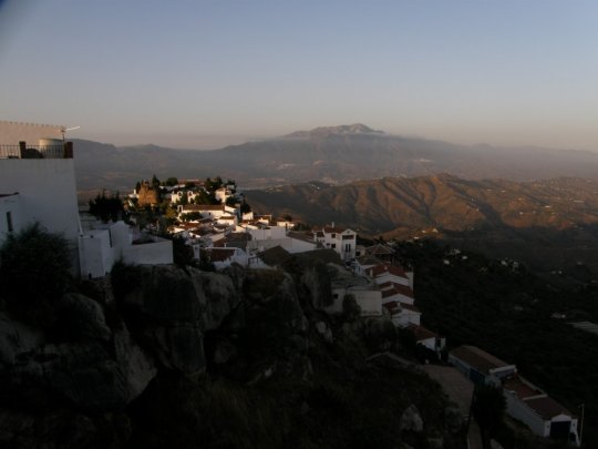 Comares, beliggende på bjerg øst for Malaga