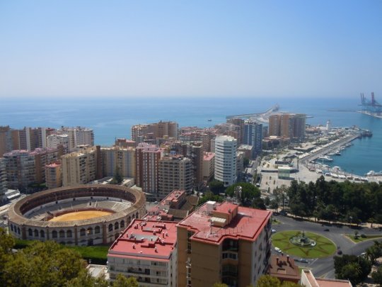 Malagas tyrefægterarena set fra byens borg, Alcazaba