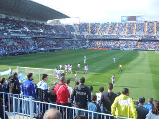 Fodbold i La Liga, her mod Atletico Madrid. Denne siddeplads 25 euro 